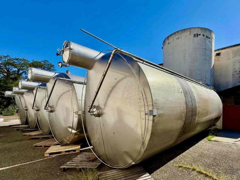 Sonstige Obsttechnik & Weinbautechnik del tipo Sonstige | Cuve inox - Fond cuillère sur jupe - 700 HL, Gebrauchtmaschine en Monteux (Imagen 1)